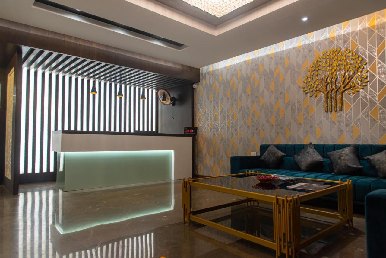 Hotel Royal Livin Varanasi Esterno foto