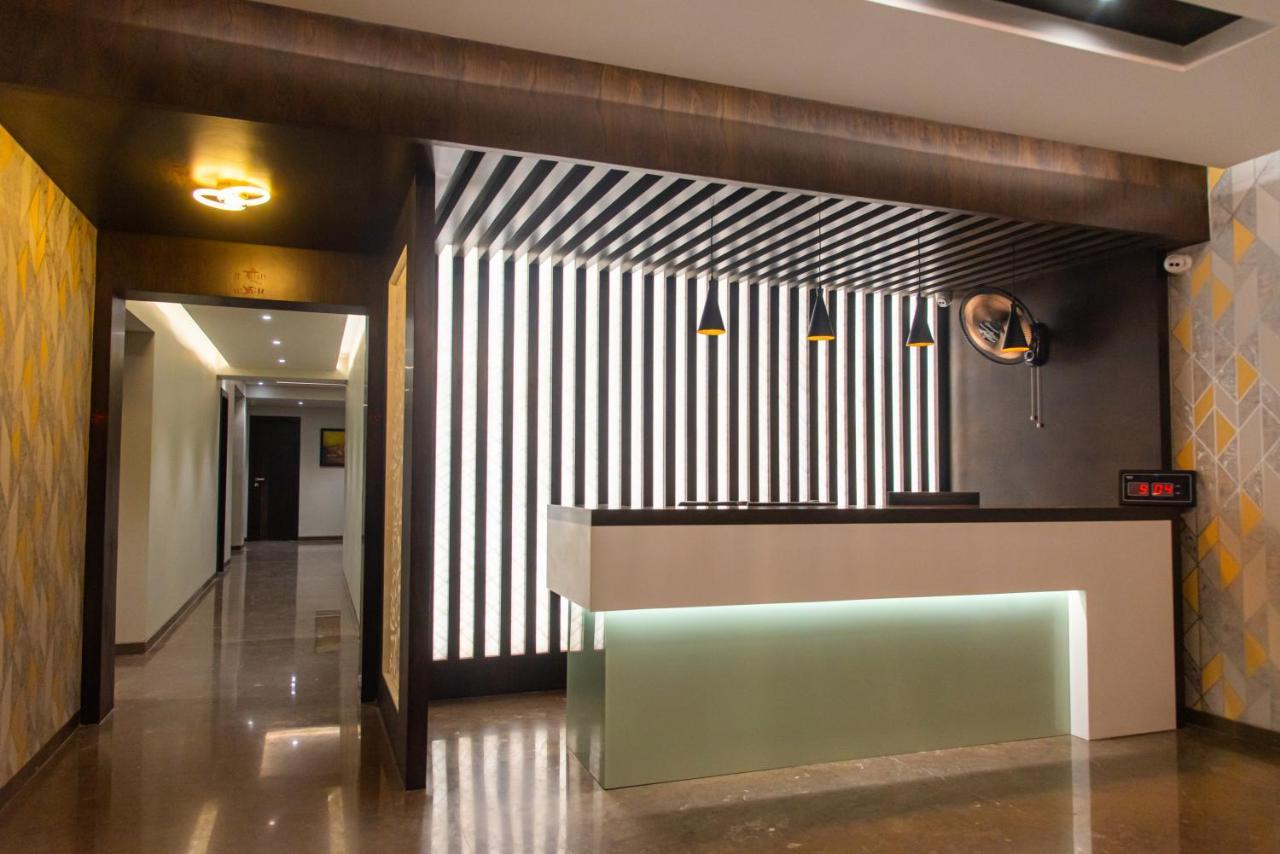 Hotel Royal Livin Varanasi Esterno foto