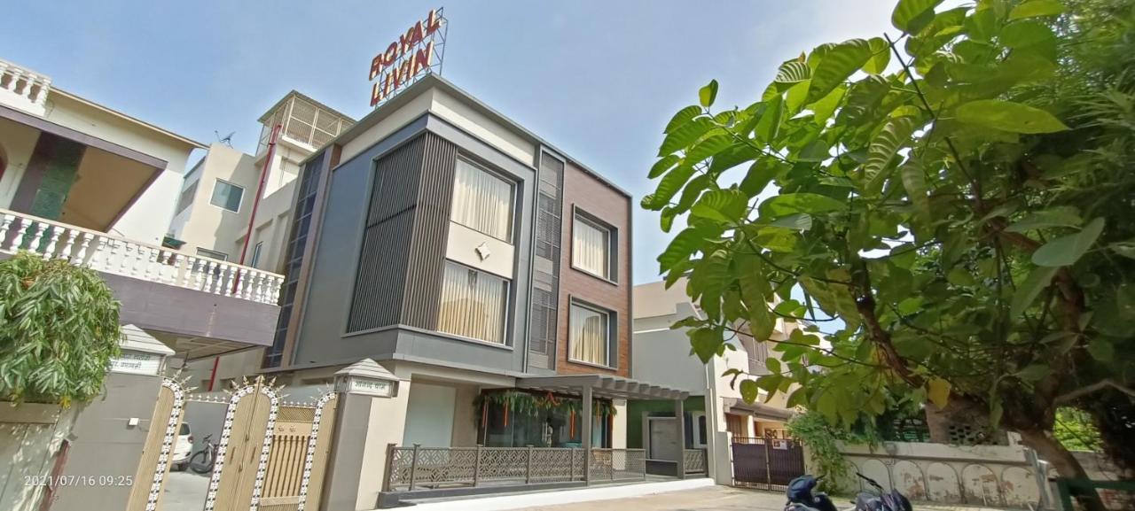 Hotel Royal Livin Varanasi Esterno foto