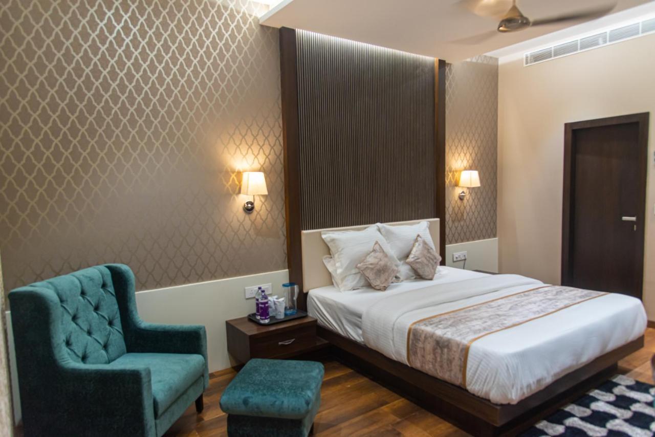 Hotel Royal Livin Varanasi Esterno foto