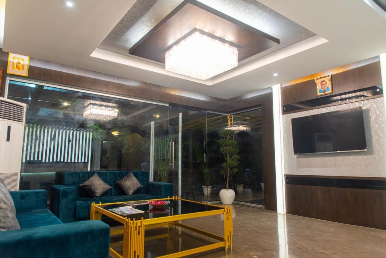 Hotel Royal Livin Varanasi Esterno foto