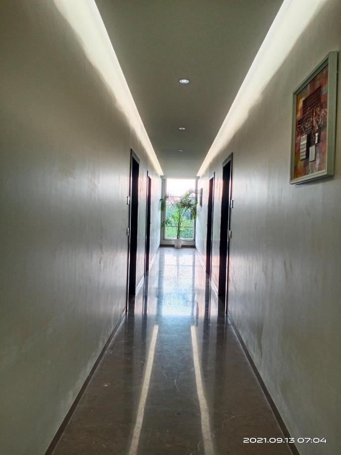 Hotel Royal Livin Varanasi Esterno foto