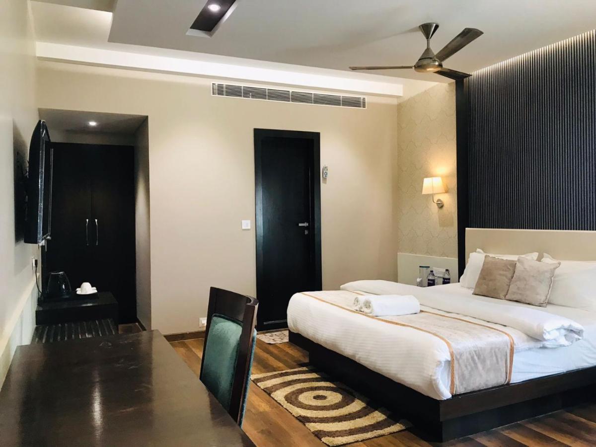 Hotel Royal Livin Varanasi Esterno foto