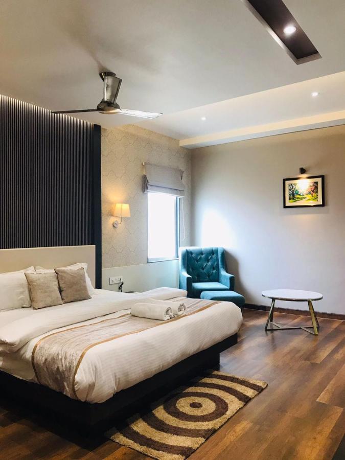 Hotel Royal Livin Varanasi Esterno foto