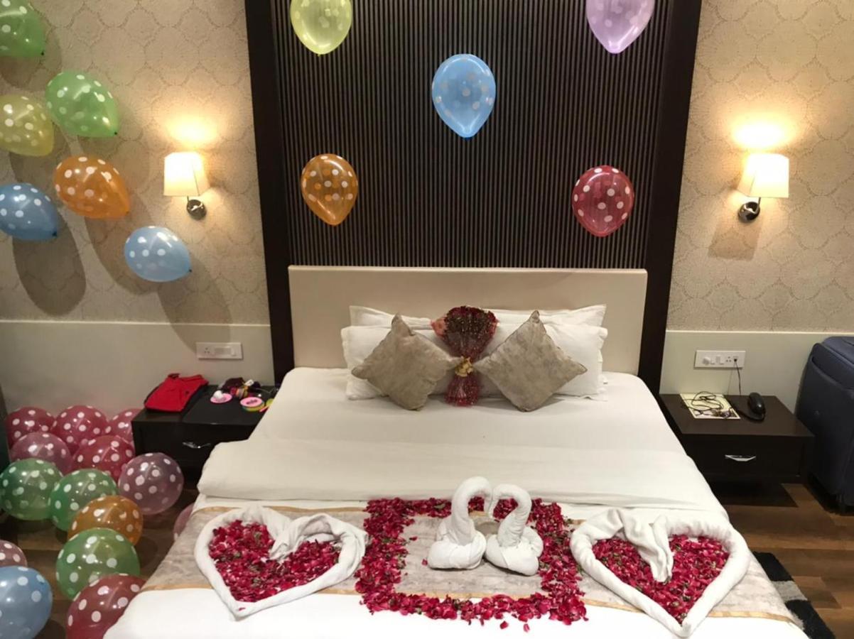 Hotel Royal Livin Varanasi Esterno foto