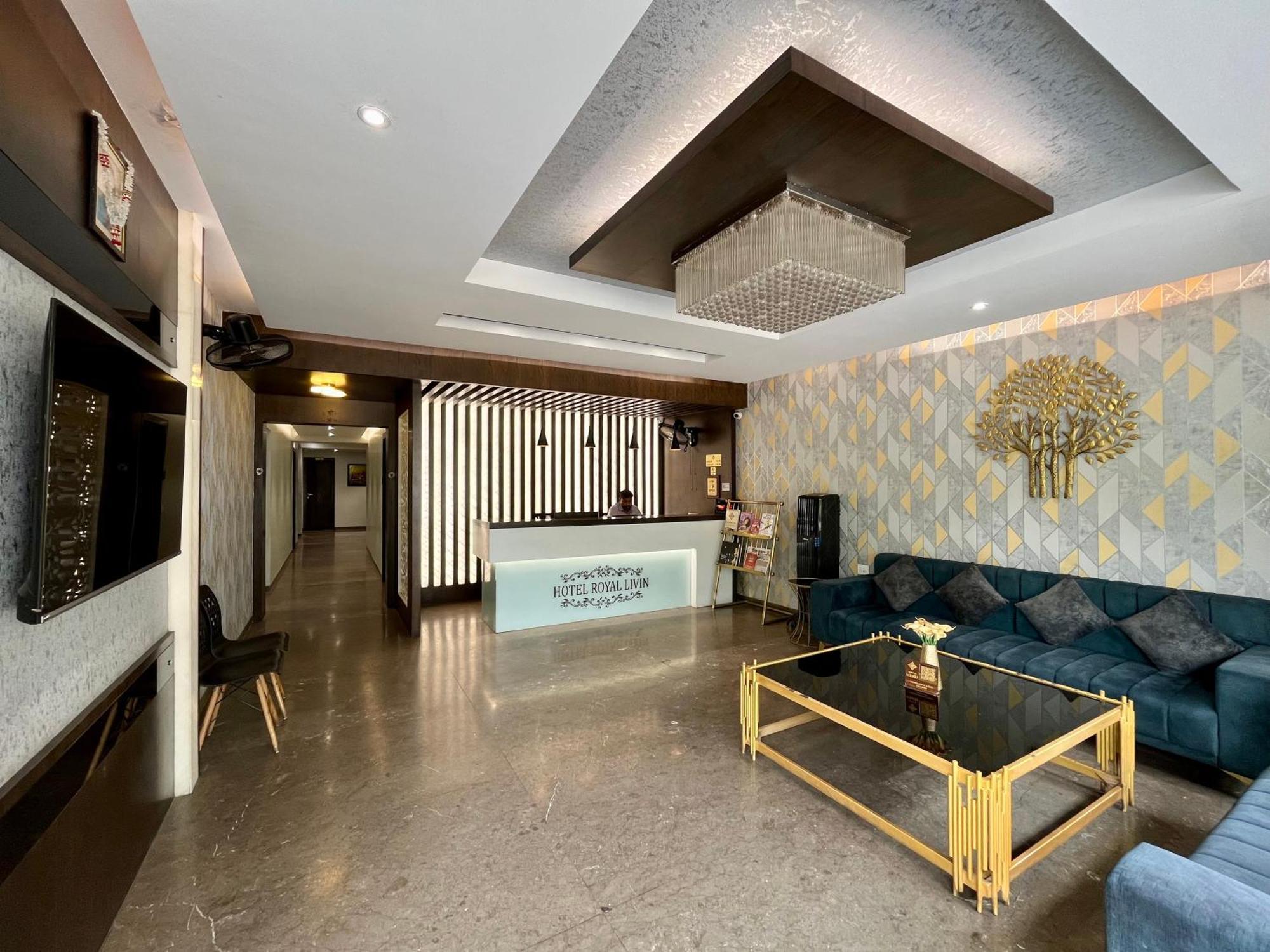 Hotel Royal Livin Varanasi Esterno foto