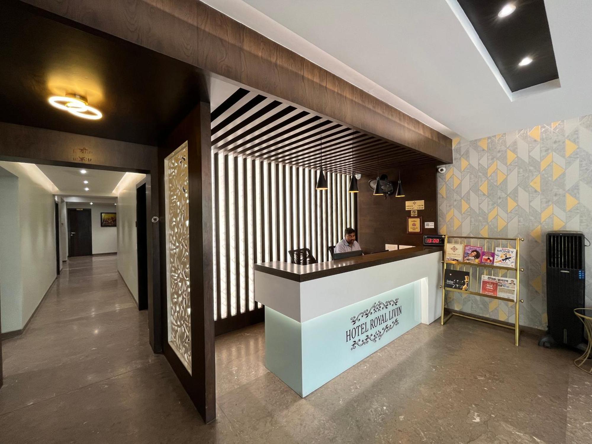 Hotel Royal Livin Varanasi Esterno foto