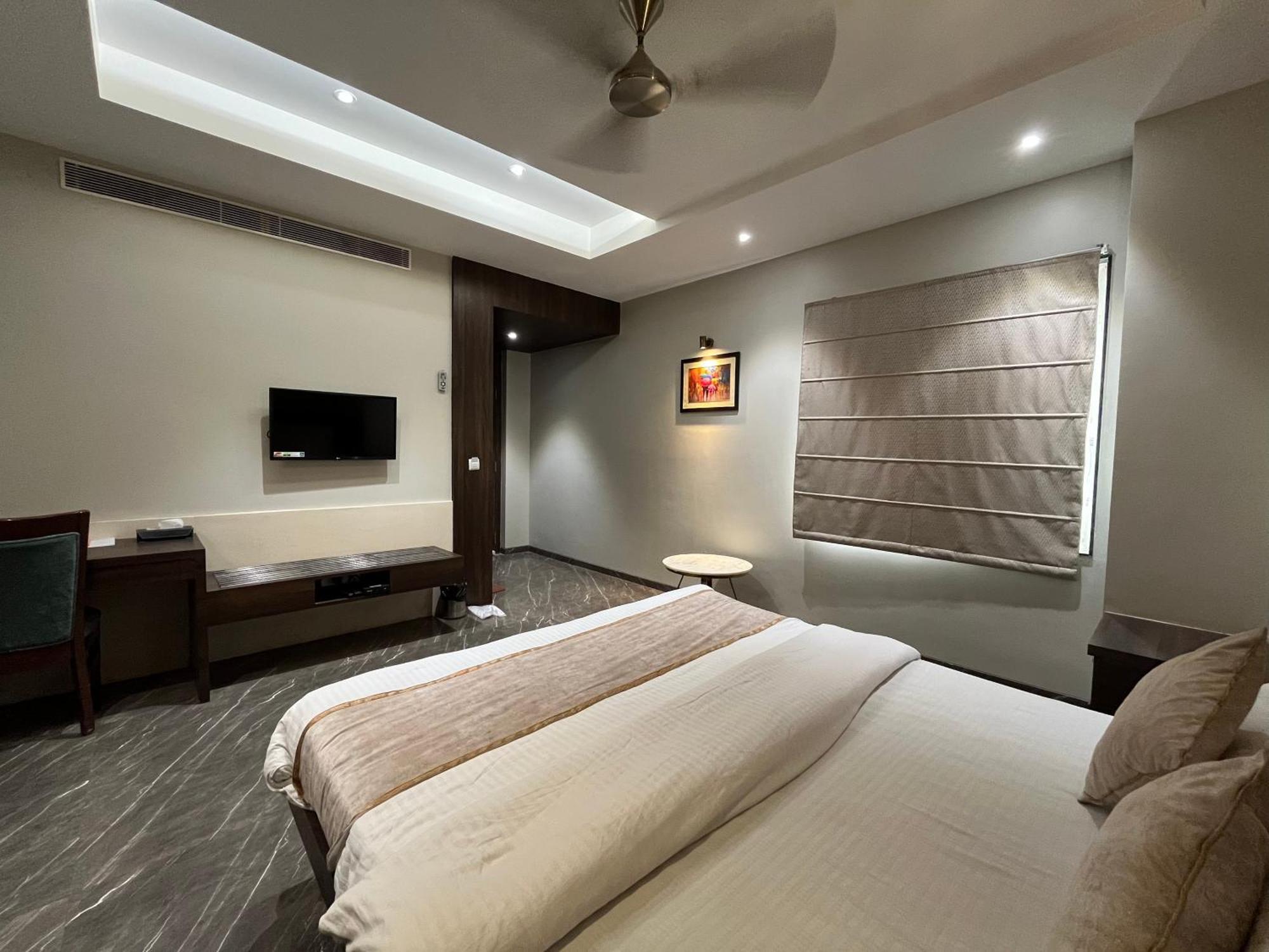 Hotel Royal Livin Varanasi Esterno foto