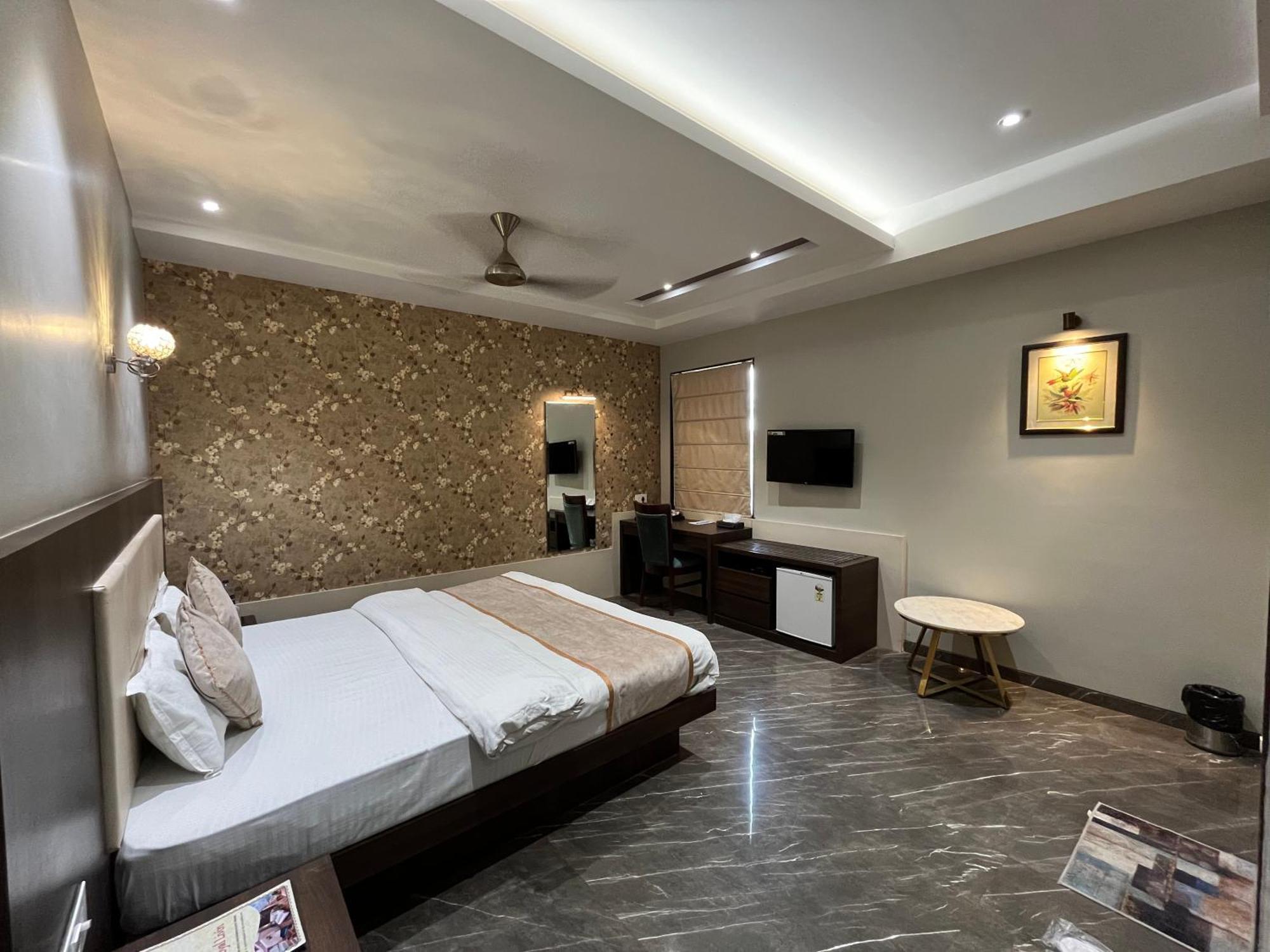 Hotel Royal Livin Varanasi Esterno foto